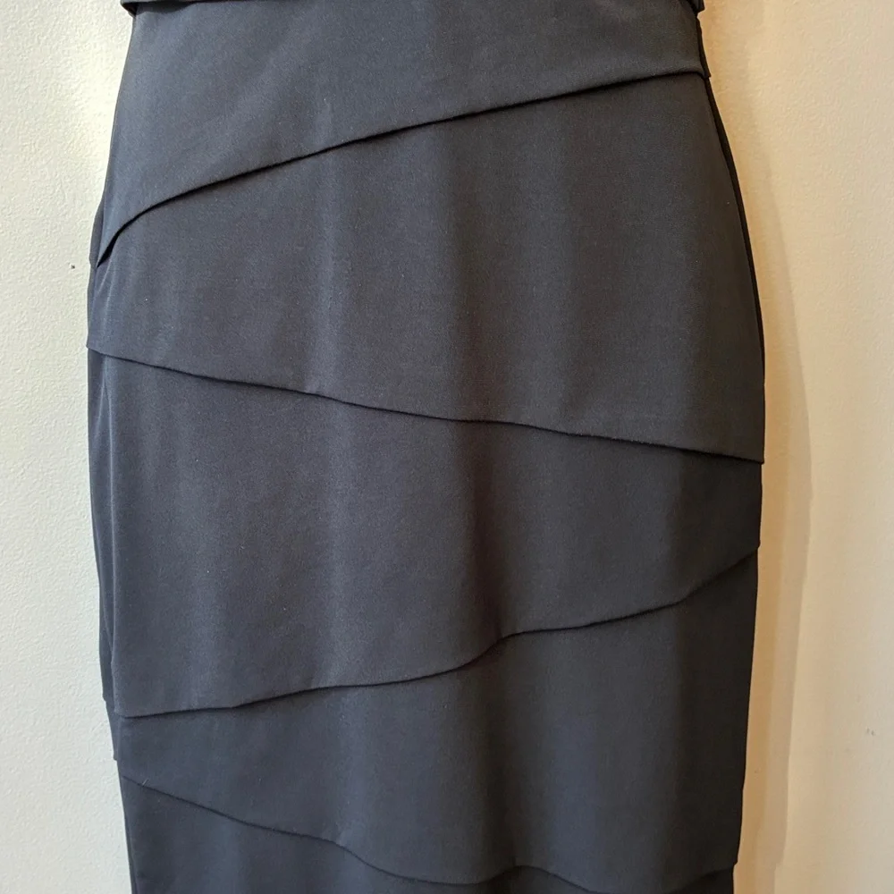 White House Black Market Elegant Black Sleeveless Dress, size 6 - Picture 4 of 6